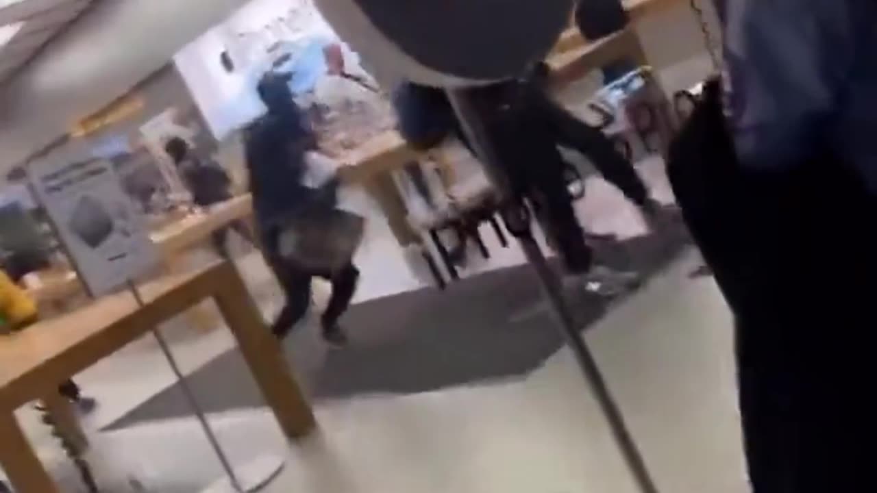 WATCH: Mass looting breaks out in Philadelphia, Pennsylvania