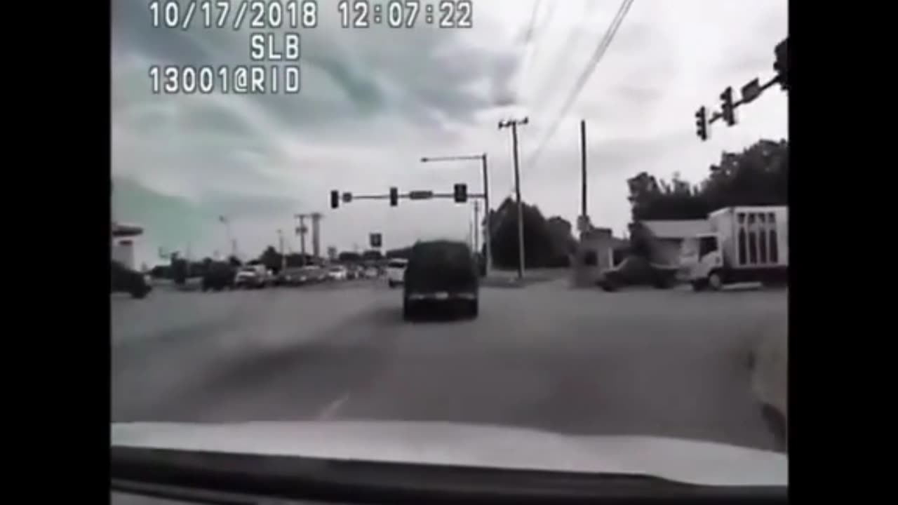 Police Dashcam Video Chase with Murder Suspect in Tulsa