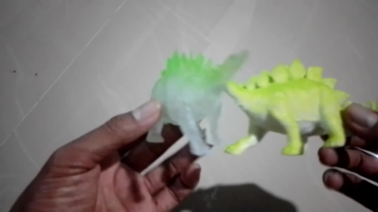 play with dinosaurs, stegosaurus