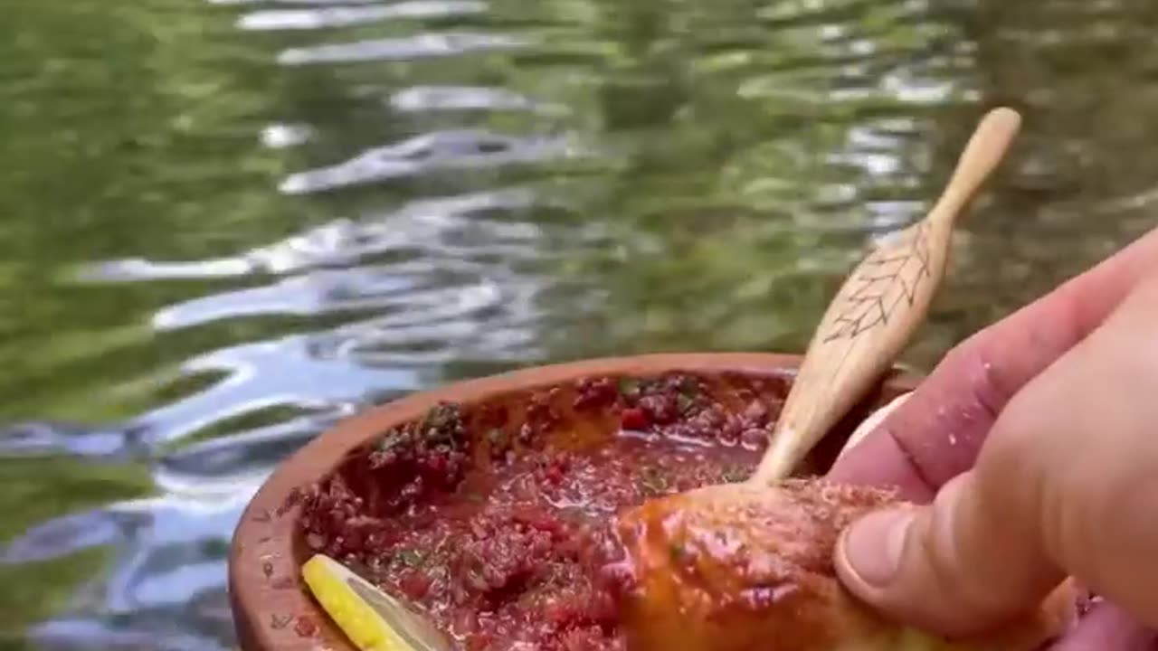 sis-cubukta-tavuk-kanat-izgara-cooking-chicken-wings-on-skewer-