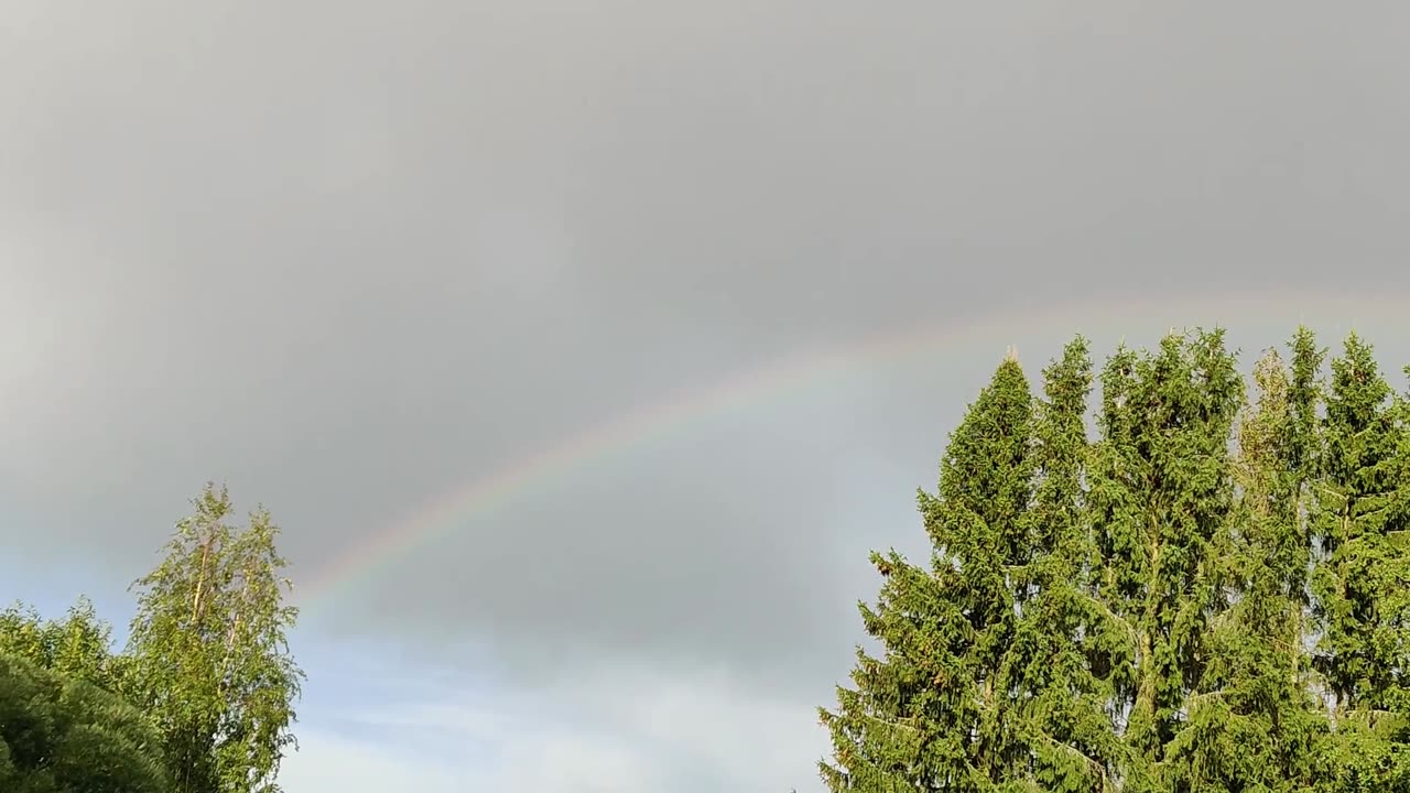 11.8.2024: Weird clouds and rainbow (Double?)