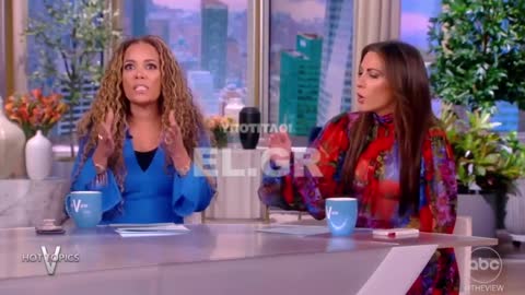 Η συμπαρουσιάστρια του «The View» συγκρίνει τις λευκές γυναίκες με κατσαρίδες