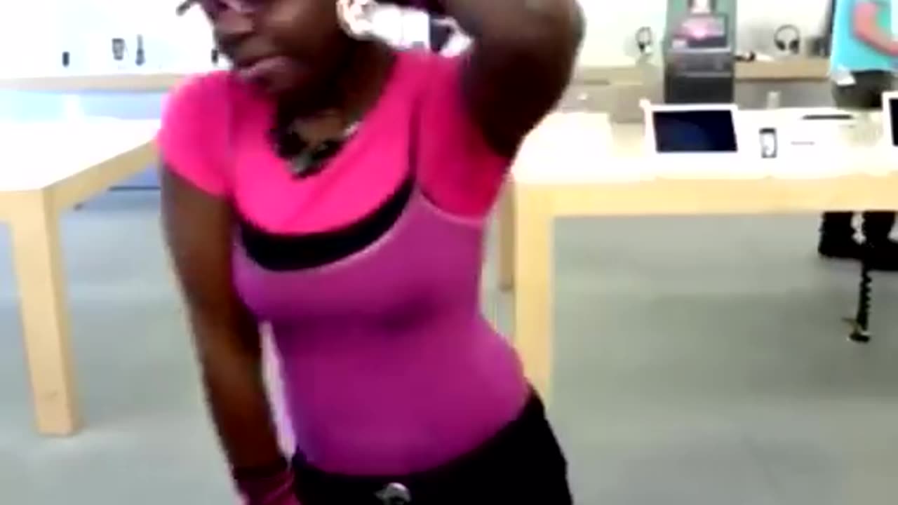 apple store dance queen