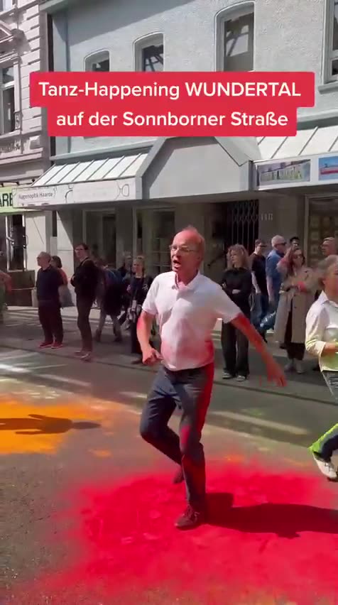 die Tür der Irrenanstalt stand ganz weit offen... 😂😂