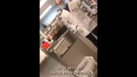 PHARMACIST PROBED BY PATIENT ON VAXX'S