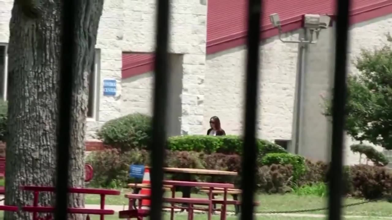 Elizabeth Holmes arrives at prison in Texas