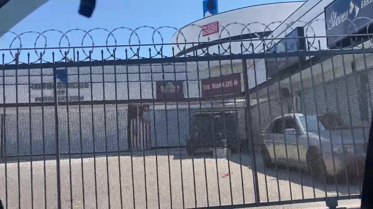 Nipseys marathon store