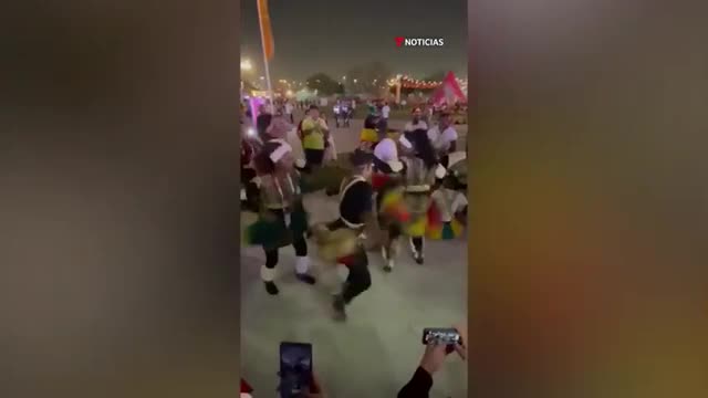 Los fanáticos celebran desde el Fan Fest a solo horas de que comience el Mundial