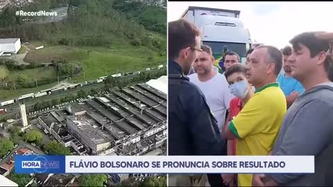 Flávio Bolsonaro se pronuncia sobre resultado das eleições