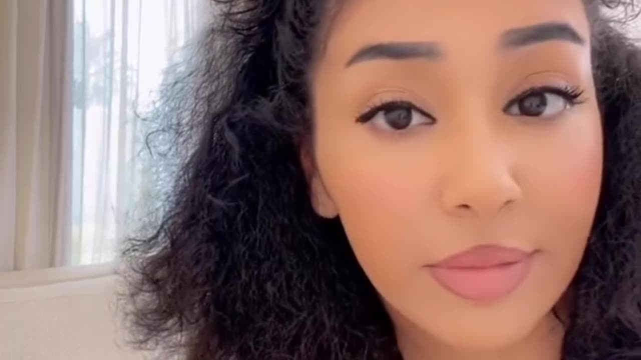 How do you even sit on this fat Azz.