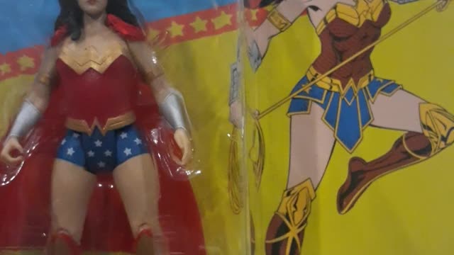 WONDER WOMAN DC MCFARLANE SUPER POWERS LINE ACTION FIGURE