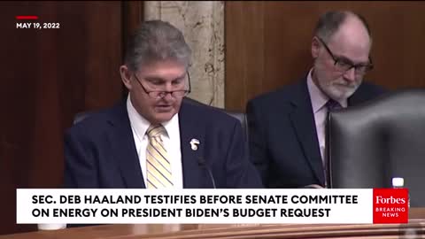 This shuts it down! Manchin ask Haaland about the memo put out by her department on drilling.