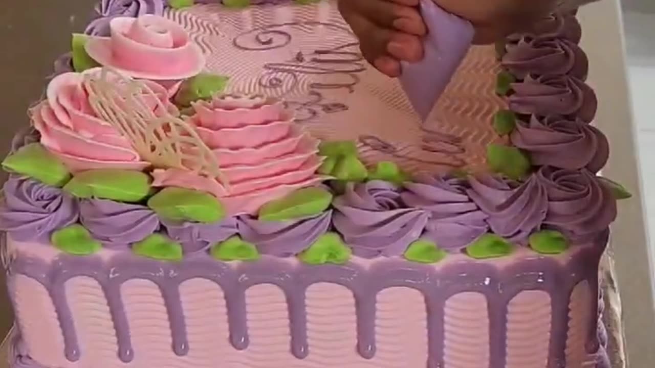 Pink square cake design 🎂