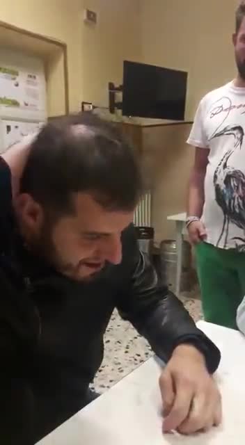 ΤΟ ΚΟΛΠΟ ΜΕ ΤΟ ΚΕΡΜΑ