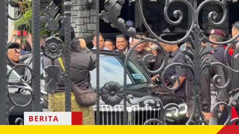 Anwar Ibrahim menuju ke Istana Negara