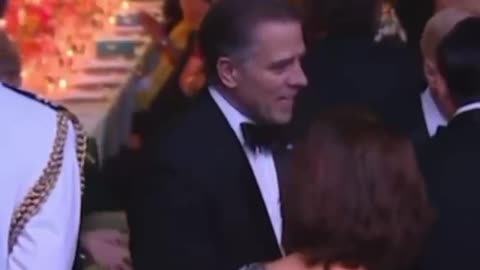 Hunter whines and dines at the Whitehouse dinner.