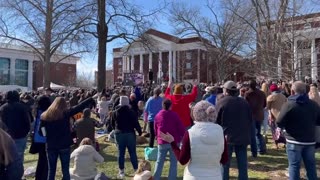 Asbury University Revival Worship Overflow Outside!