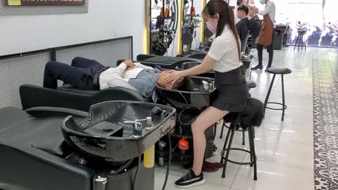 Vietnamese barbershop, relax at 30 Shine Truong Chinh HCM men's hair system