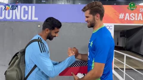 Shaheen Shah Afridi gifted to Jasprit Bumrah to became a Father