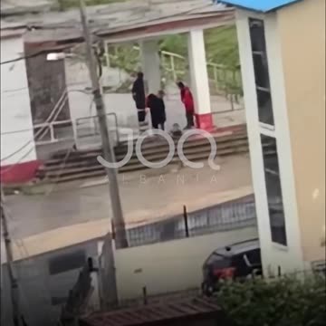 EMRI/ U filmua duke dhunuar fëmijën e saj të mitur, nis hetimi për nënën 22-vjeçare