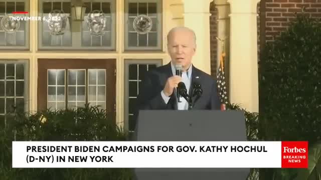 During his speech in New York, Biden deals with hecklers.