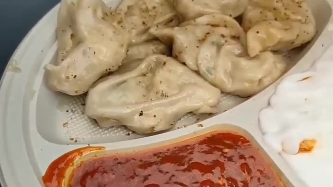 Rs20 Spicy Momos 😋 - Street Food Momos - Indian Street Food #shorts