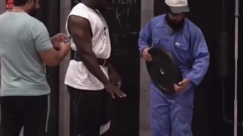 Anatoly Prank] Anatoly rocked body builders shocked.