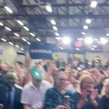 Kamala Harris rally, no minorities or American flags