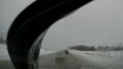 [4K] Vehicle in the ditch!