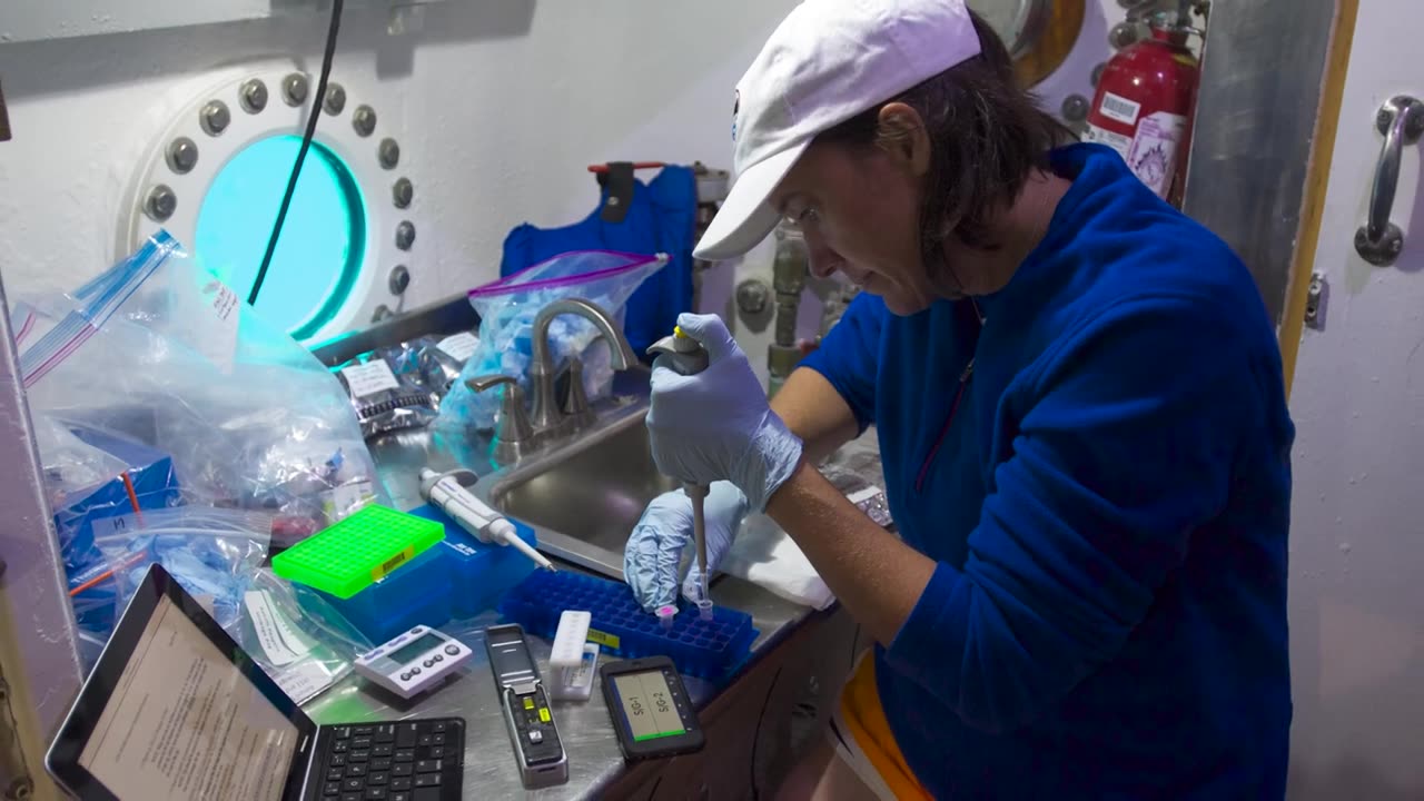 NASA Explorers Season 5, Episode 3 Space School