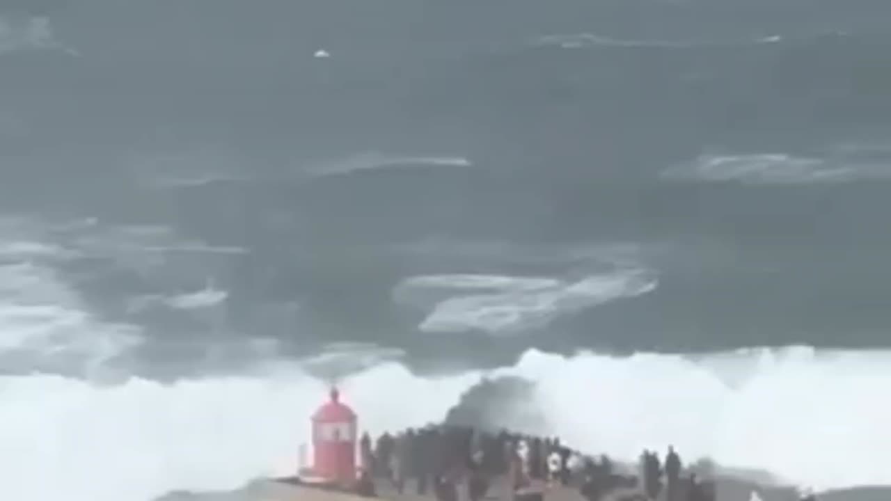 Nazaré and the strength of the sea in Portugal 🇵🇹