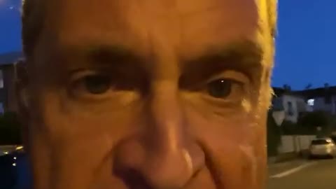 ANDREA COLOMBINI: "Come mai quelli che consigliano di vaccinarsi sono gli stessi che prendono bonifici dalle case farmaceutiche?!... 🧐