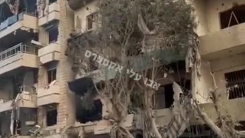 🇮🇱🇱🇧The town is still burning from the night's attacks.