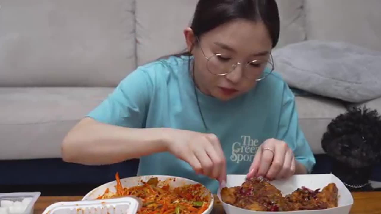 MUKBANG (spicy korean sea snail salad, tteokbokki soup, chicken and beer)