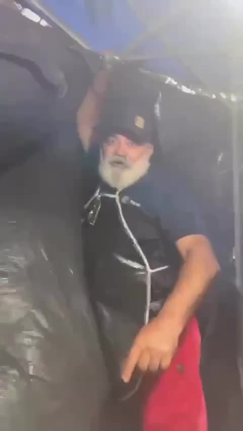 ACAMPAMENTO SOB CHUVA