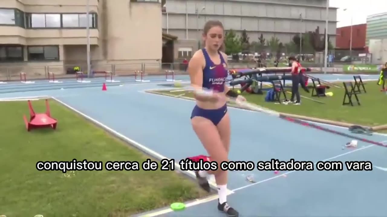Clara Fernández exibe sua beleza #saltocomvara