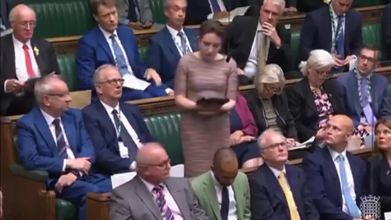 Illegal immigration in uk out of control while politicians debate bringing more
