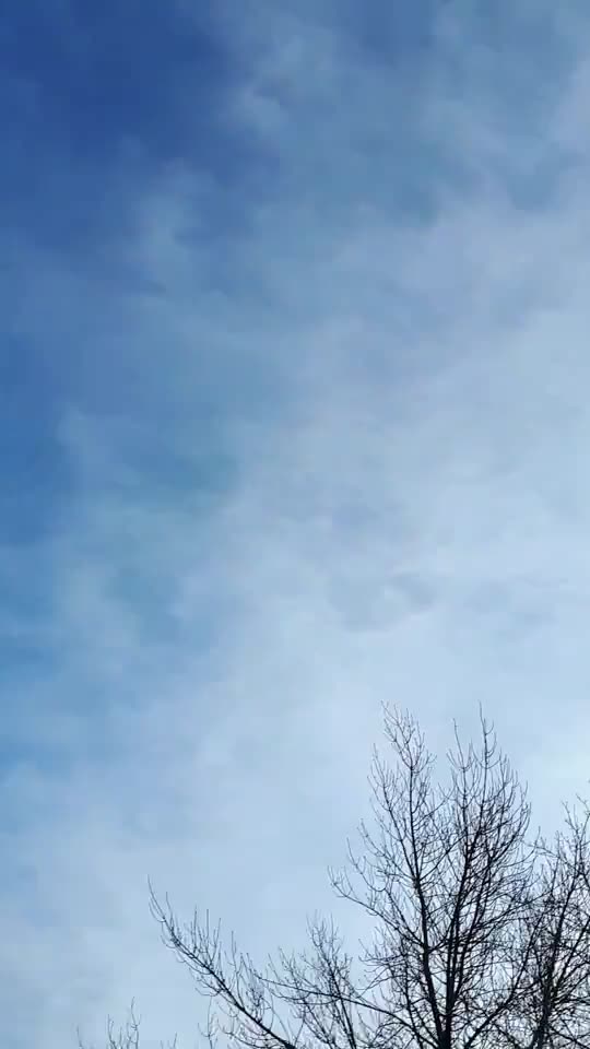 Himmel in Berlin am 30.12.2023 um 13:35 Uhr