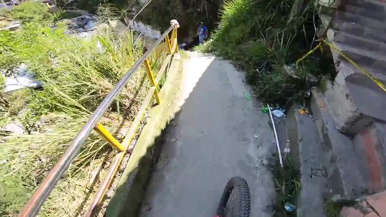 CRAZY URBAN MTB DOWNHILL TRACK - FULL RACE RUN!