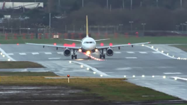 UNBELIEVABLE CROSSWIND LANDINGS during a STORM