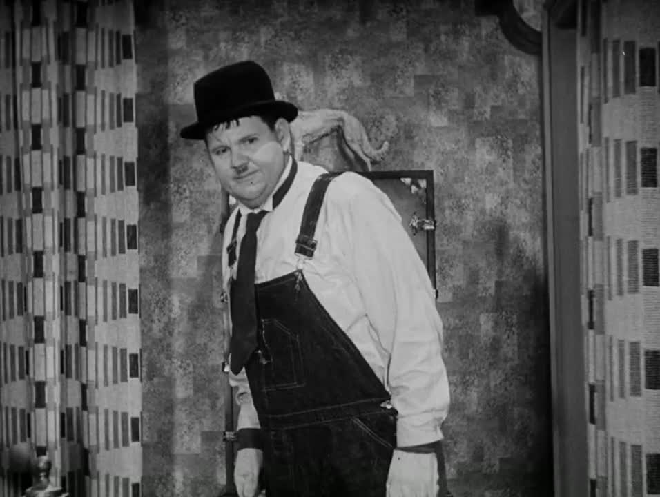 laurel and hardy the music box