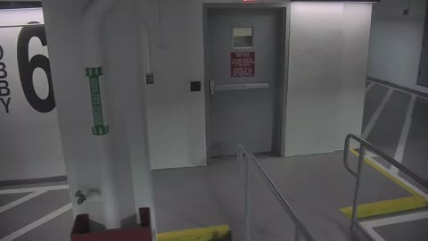 6053RHOBG2G206NorthLobby_2021-01-05_02h40min02s137ms.mp4
