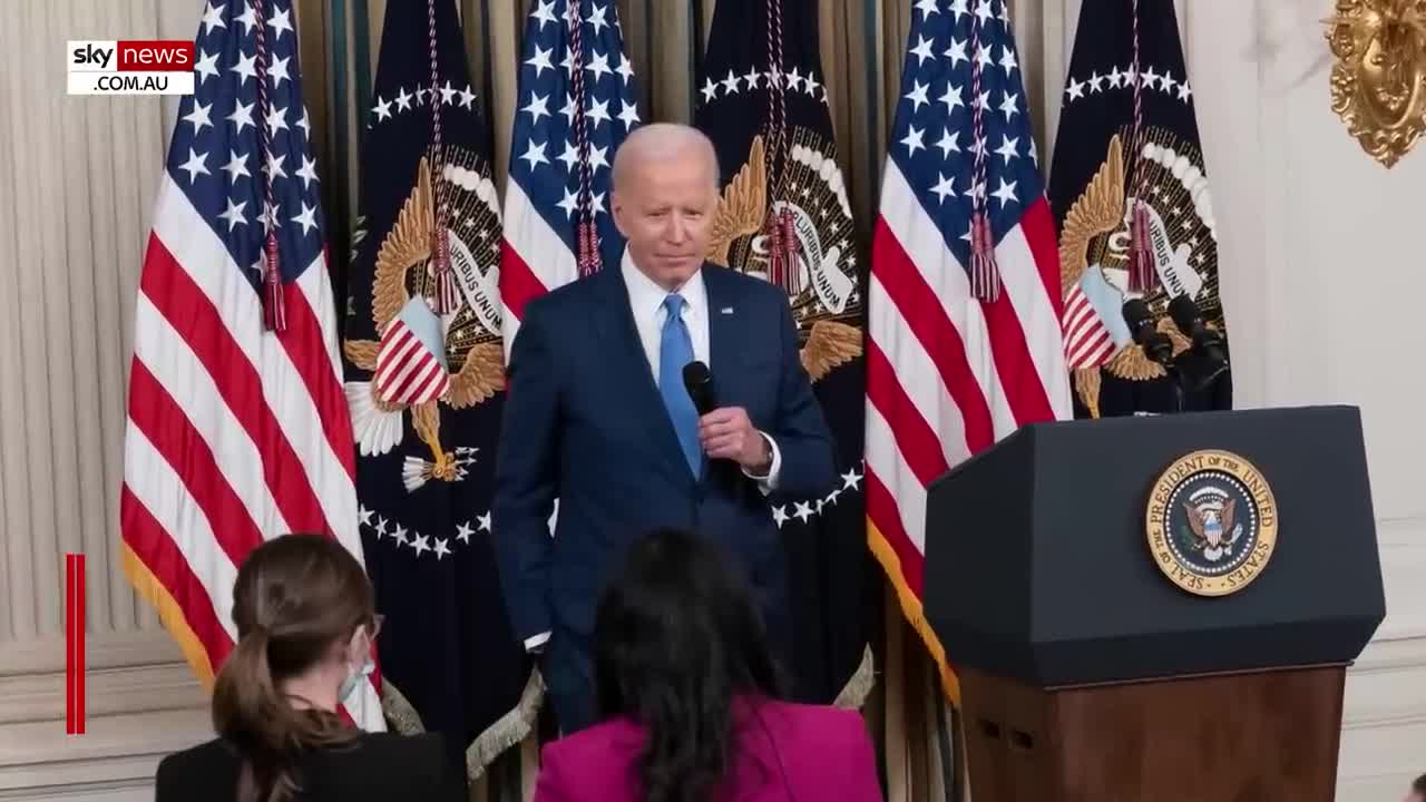 Clueless' Joe Biden 'panics' after Elon Musk question