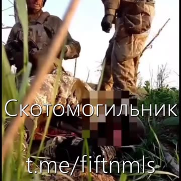 Come look at this guys" - A5 citizen examines dead Ukrainian soldier.