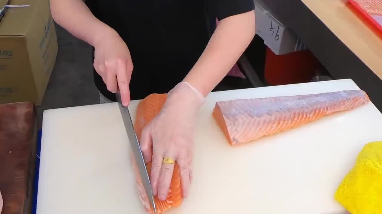 How To Fillet a Whole Salmon | Sashimi & Sushi -Taiwanese street food