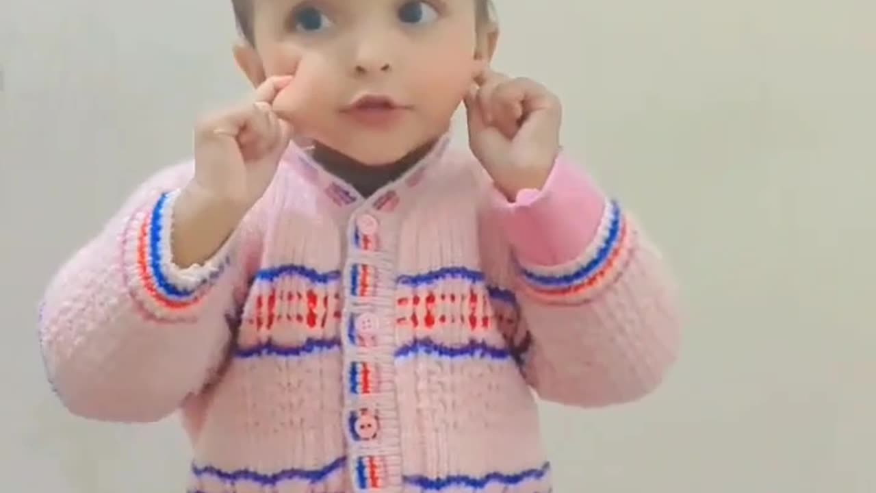 आप भी प्यारे हो #cutebaby