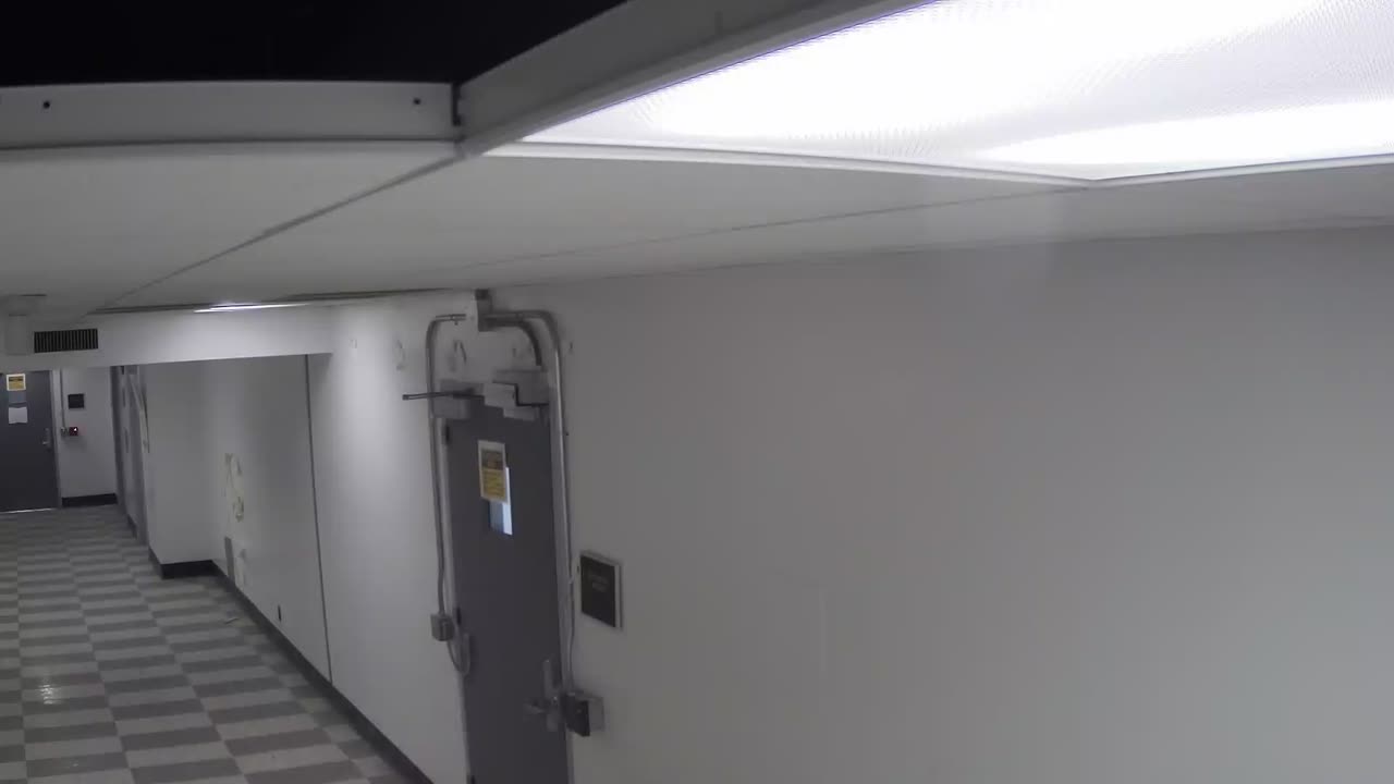 6179RHOBG1G106BLobbyEntry_2021-01-05_03h00min00s153ms.mp4