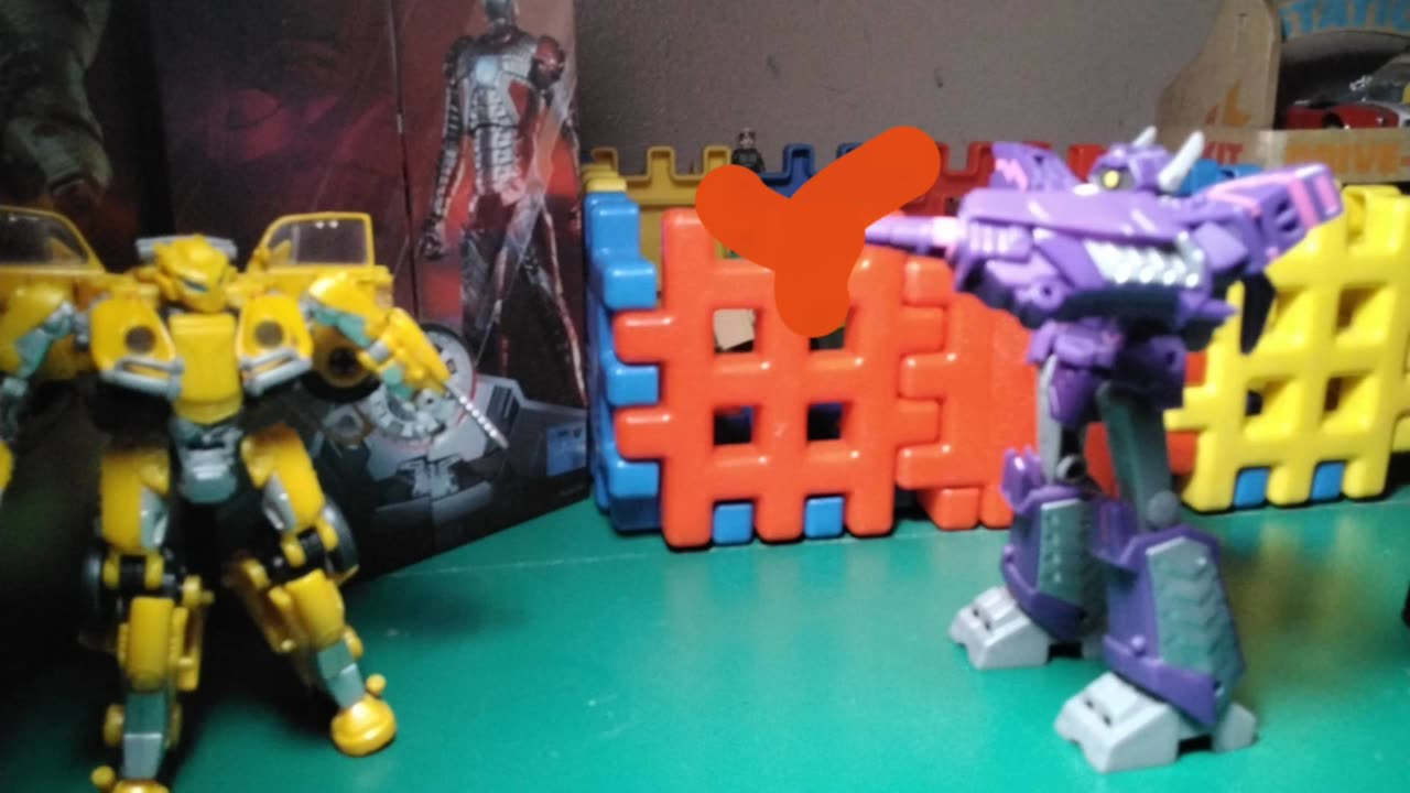 Transformers stop motion bumblebee gets himself into a pickle