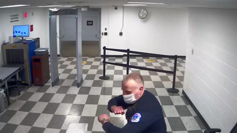 6134RHOBG3G308CLobby8Entrance_2021-01-06_17h00min01s620ms.mp4