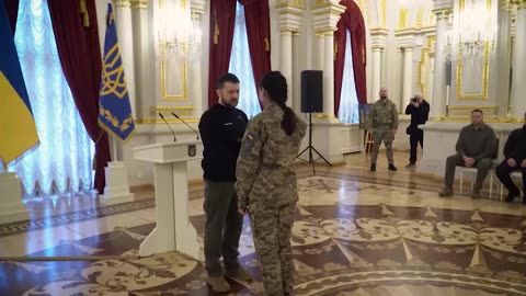 Zelenskiy awarded the volunteers